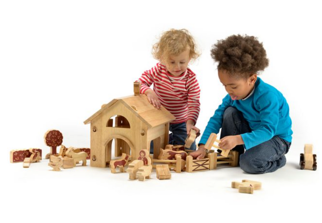 Deluxe Farm Barn Set with Natural Characters